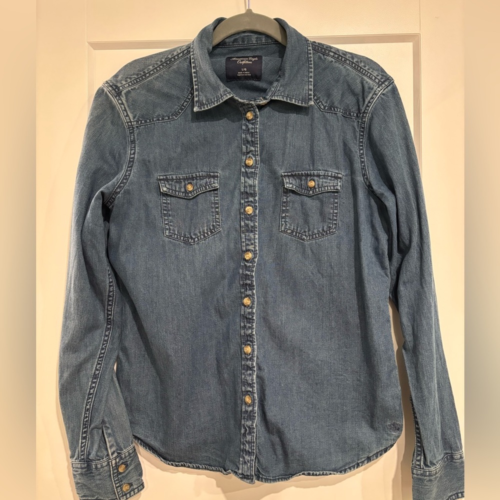 American Eagle Outfitters Vintage Favourite Fit Blue Denim Shirt